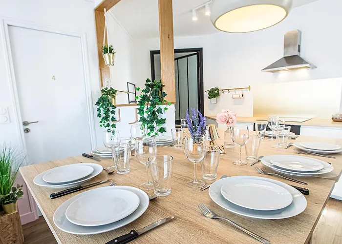 Le Joyeux - Ideal Groupe - Parking Gratuit